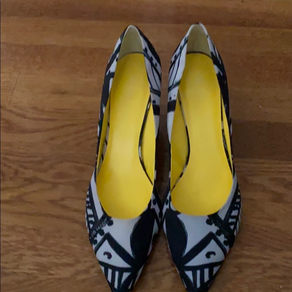 Nine West black white pumps